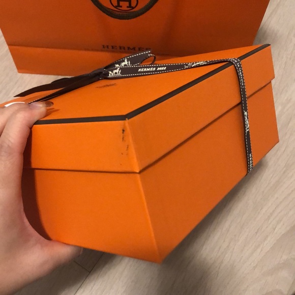 Hermes Box with Bag and Magazines SOLD - Picture 6 of 12
